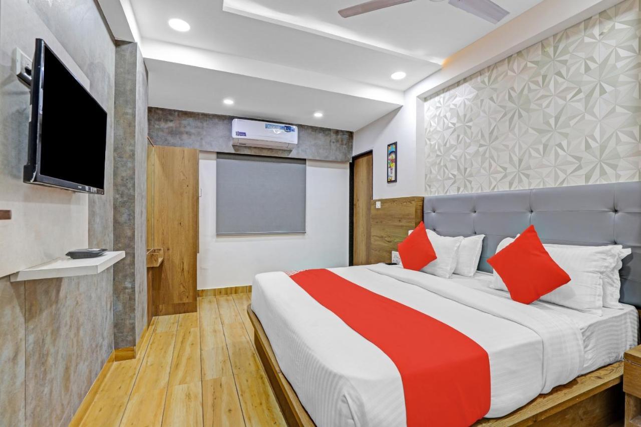 Hotel O R S Palace Ahmedabad Luaran gambar