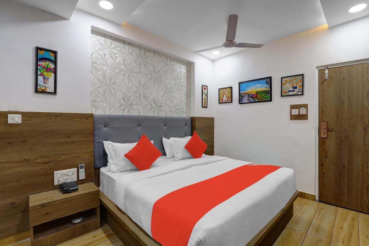 Hotel O R S Palace Ahmedabad Luaran gambar